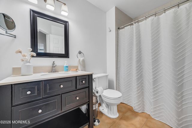 2202 Buckingham Circle, Middletown, NJ 07748