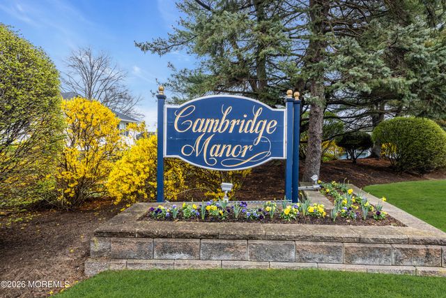 2202 Buckingham Circle, Middletown, NJ 07748