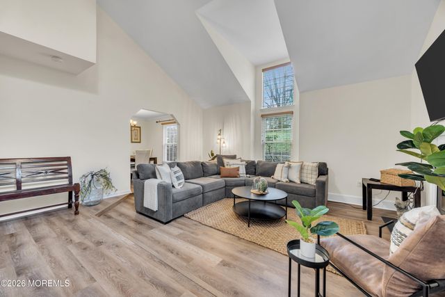 2202 Buckingham Circle, Middletown, NJ 07748