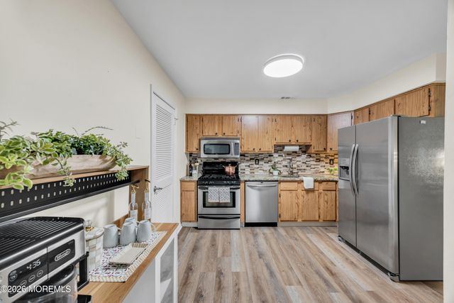 2202 Buckingham Circle, Middletown, NJ 07748