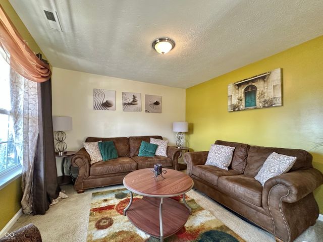 6516 Emerald Crossing Way, Indianapolis, IN 46221