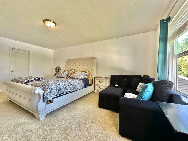 6516 Emerald Crossing Way, Indianapolis, IN 46221