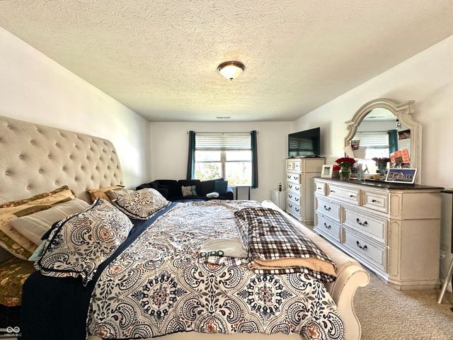 6516 Emerald Crossing Way, Indianapolis, IN 46221