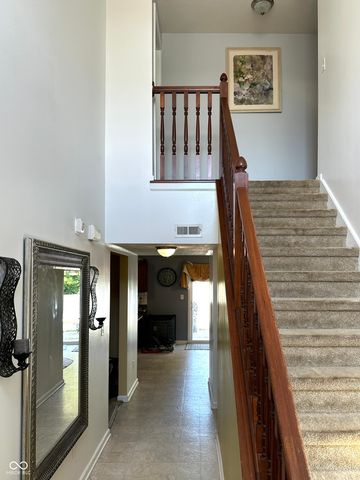 6516 Emerald Crossing Way, Indianapolis, IN 46221