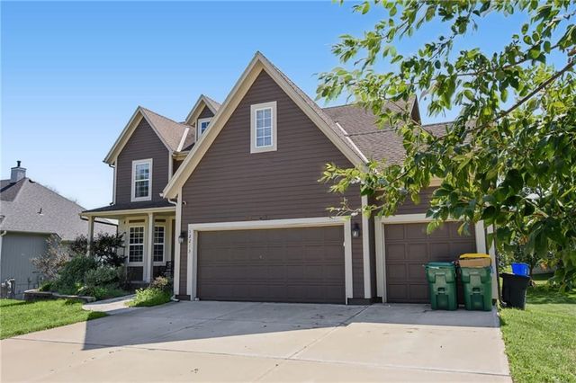 12213 Clubhouse Drive, Kansas City, KS 66109