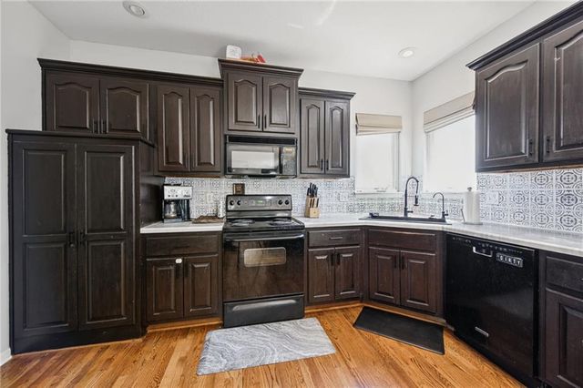 12213 Clubhouse Drive, Kansas City, KS 66109