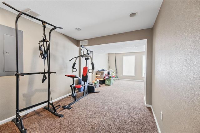 12213 Clubhouse Drive, Kansas City, KS 66109