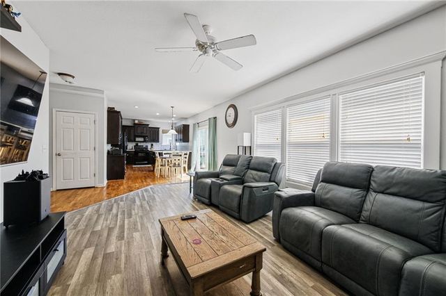 12213 Clubhouse Drive, Kansas City, KS 66109