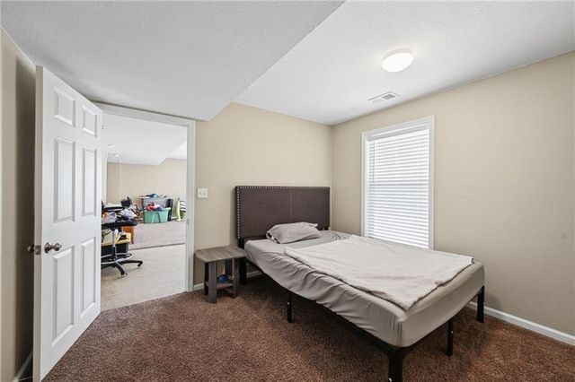 12213 Clubhouse Drive, Kansas City, KS 66109