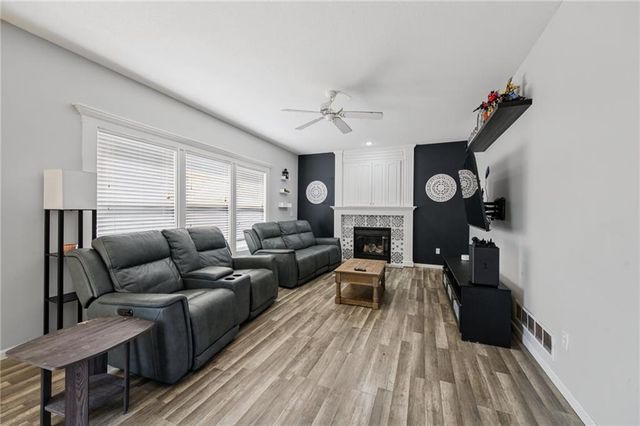 12213 Clubhouse Drive, Kansas City, KS 66109