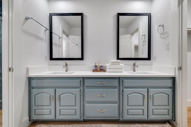 1402 Tiffany Forest Lane, Grapevine, TX 76051