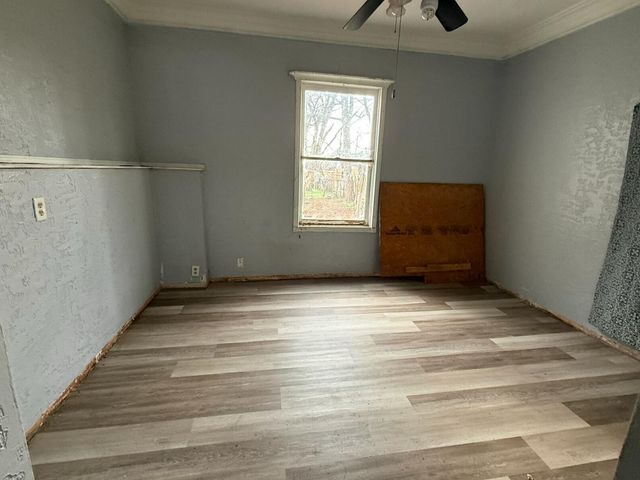 1339 N Concord Avenue, Springfield, MO 65802