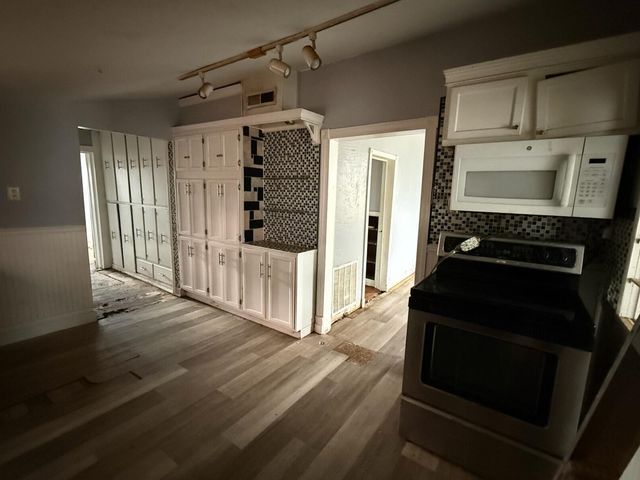 1339 N Concord Avenue, Springfield, MO 65802