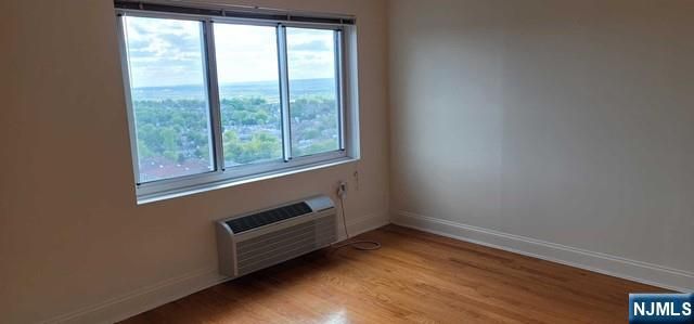 411 E Brinkerhoff Avenue 204, Palisades Park, NJ 07650