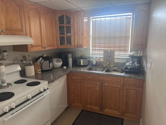 140 NW 87th Ave G214, Miami, FL 33172