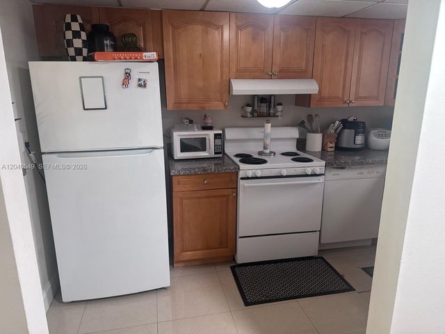 140 NW 87th Ave G214, Miami, FL 33172