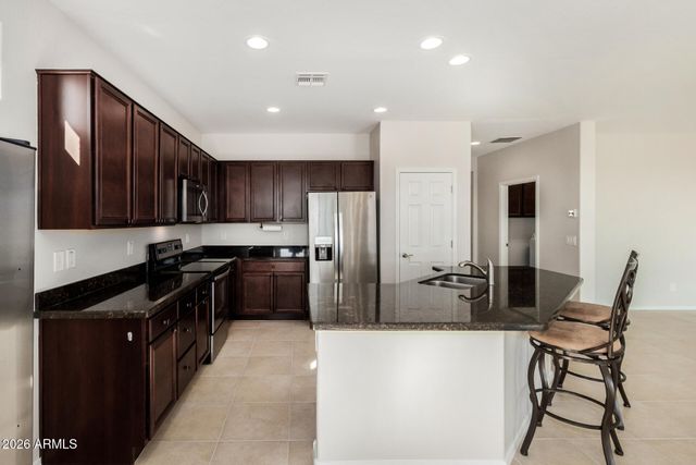 18275 W CEDARWOOD Lane, Goodyear, AZ 85338