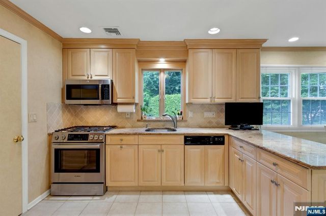 56 O Shaughnessy Lane, Closter, NJ 07624