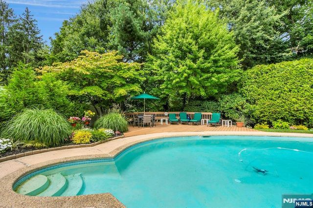56 O Shaughnessy Lane, Closter, NJ 07624