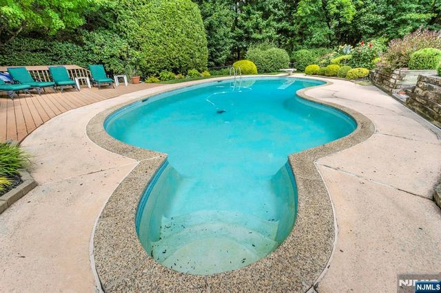 56 O Shaughnessy Lane, Closter, NJ 07624