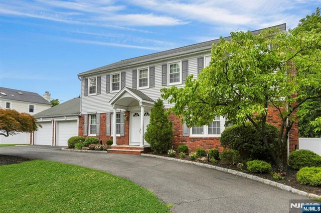 56 O Shaughnessy Lane, Closter, NJ 07624