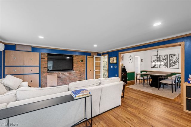 23706 Wimbledon Road, Shaker Heights, OH 44122