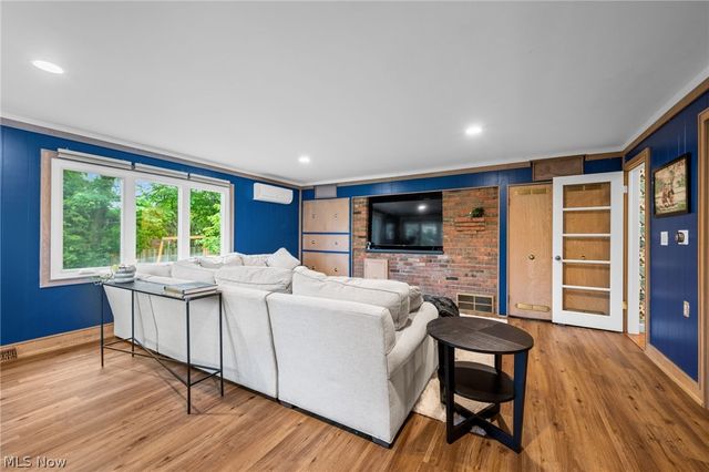 23706 Wimbledon Road, Shaker Heights, OH 44122