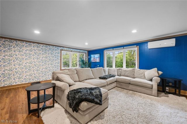 23706 Wimbledon Road, Shaker Heights, OH 44122