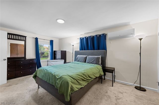 23706 Wimbledon Road, Shaker Heights, OH 44122