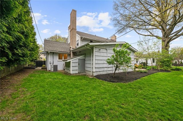 23706 Wimbledon Road, Shaker Heights, OH 44122