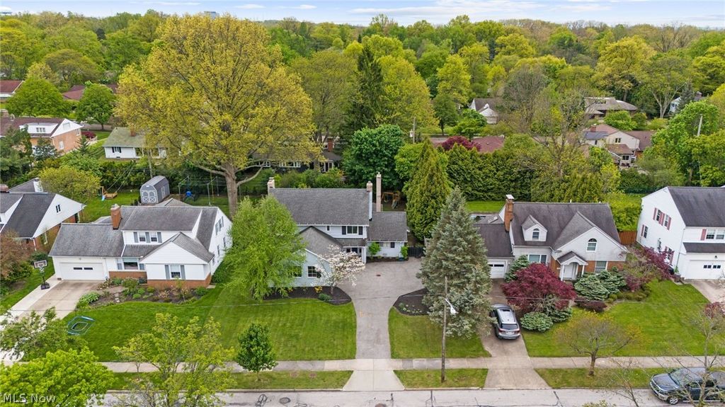 23706 Wimbledon Road, Shaker Heights, OH 44122