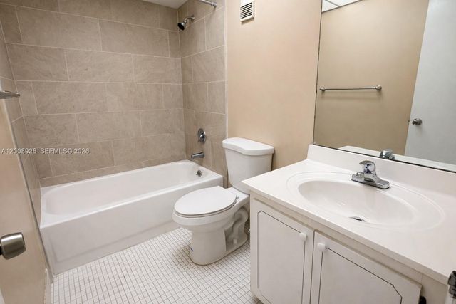470 Executive Center Drive 2D, West Palm Beach, FL 33401