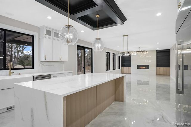 31130 Lahser, Beverly Hills, MI 48025