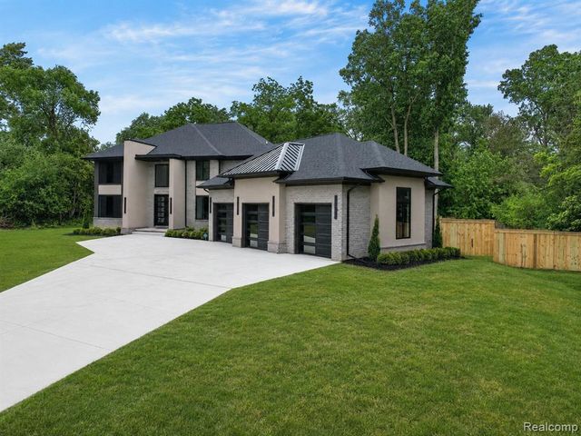 31130 Lahser, Beverly Hills, MI 48025