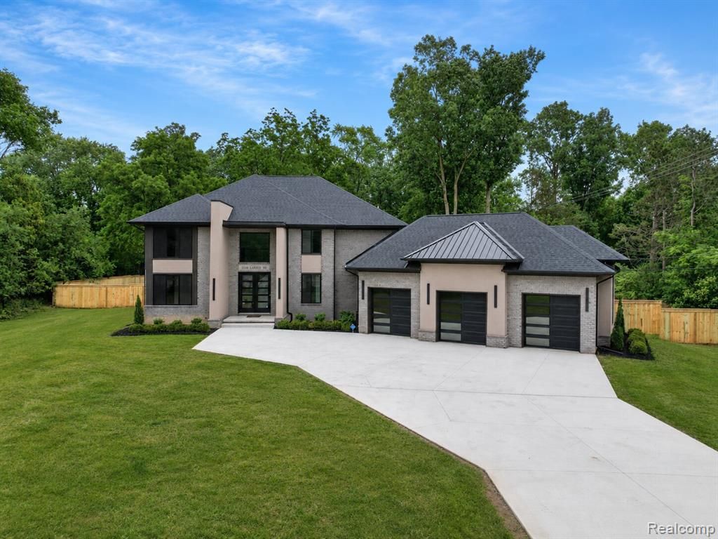 31130 Lahser, Beverly Hills, MI 48025