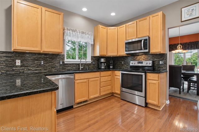 47885 Vistas Circle Drive S 70, Canton Charter Township, MI 48188