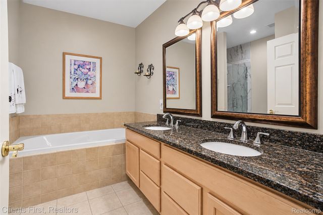 47885 Vistas Circle Drive S 70, Canton Charter Township, MI 48188