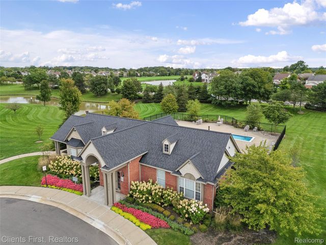47885 Vistas Circle Drive S 70, Canton Charter Township, MI 48188