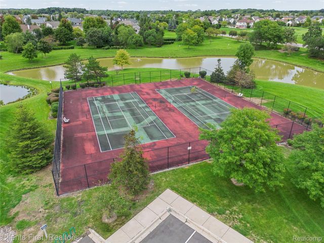 47885 Vistas Circle Drive S 70, Canton Charter Township, MI 48188