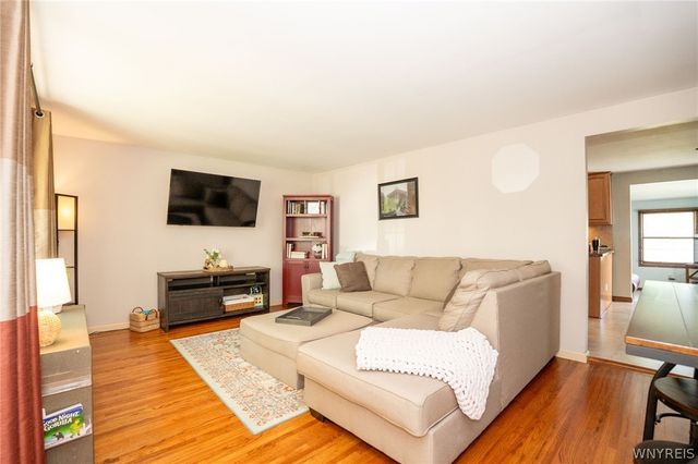 63 Queens Drive, West Seneca, NY 14224