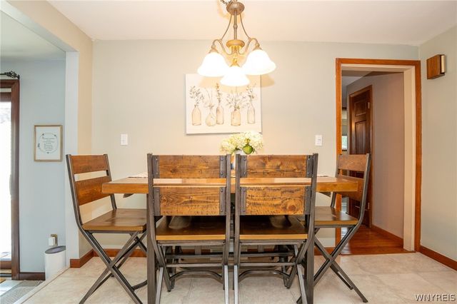 63 Queens Drive, West Seneca, NY 14224