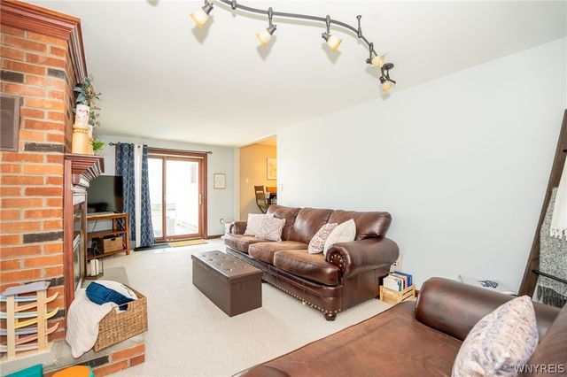 63 Queens Drive, West Seneca, NY 14224