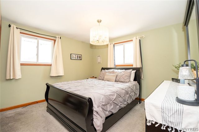 63 Queens Drive, West Seneca, NY 14224