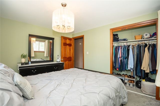 63 Queens Drive, West Seneca, NY 14224