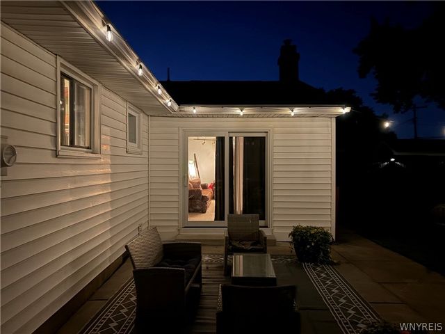 63 Queens Drive, West Seneca, NY 14224