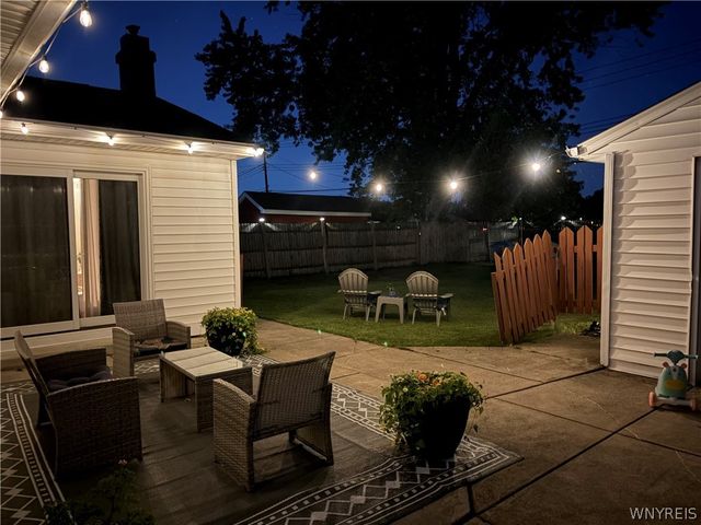 63 Queens Drive, West Seneca, NY 14224