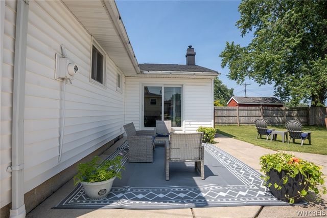 63 Queens Drive, West Seneca, NY 14224