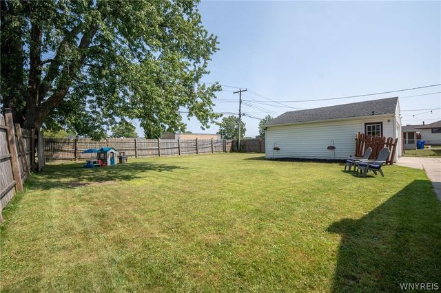 63 Queens Drive, West Seneca, NY 14224