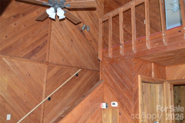 300 Good Neighbor Lane, Brevard, NC 28712