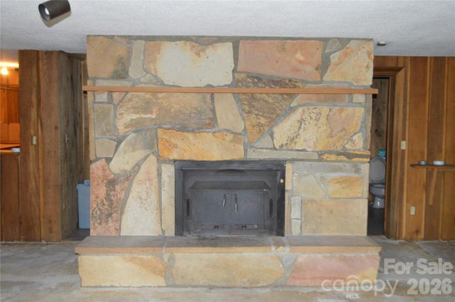 300 Good Neighbor Lane, Brevard, NC 28712